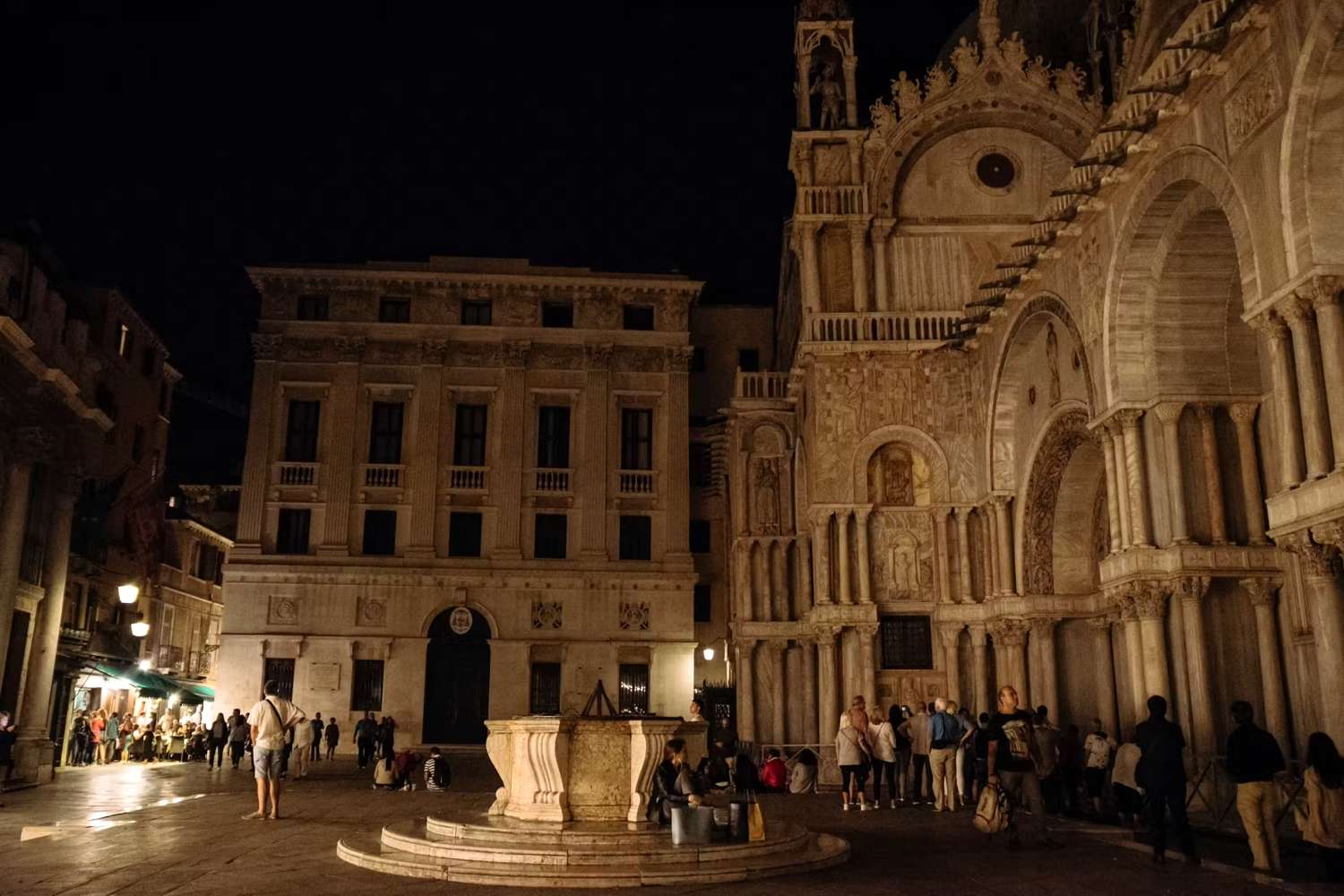 St Mark's Basilica at night – day ticket vs after-hours tour